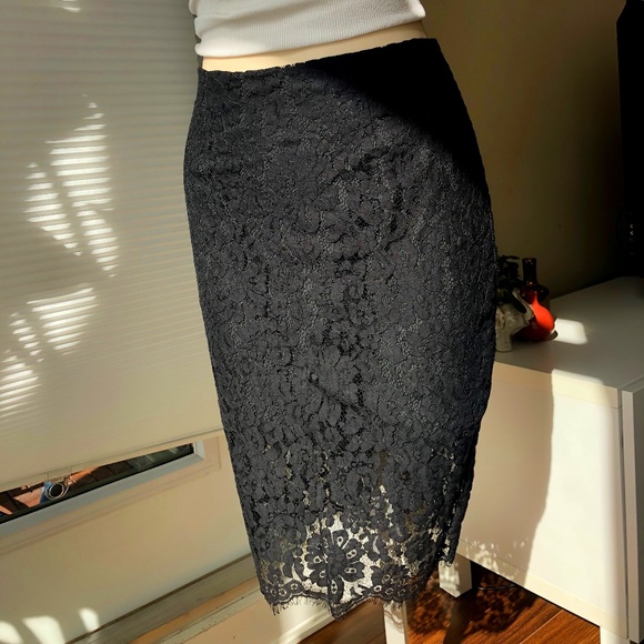 Black lace skirt (Size S) - Picture 5 of 9